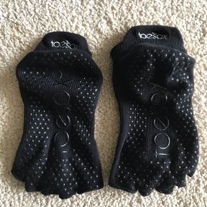 Toesox Black Pilates Socks